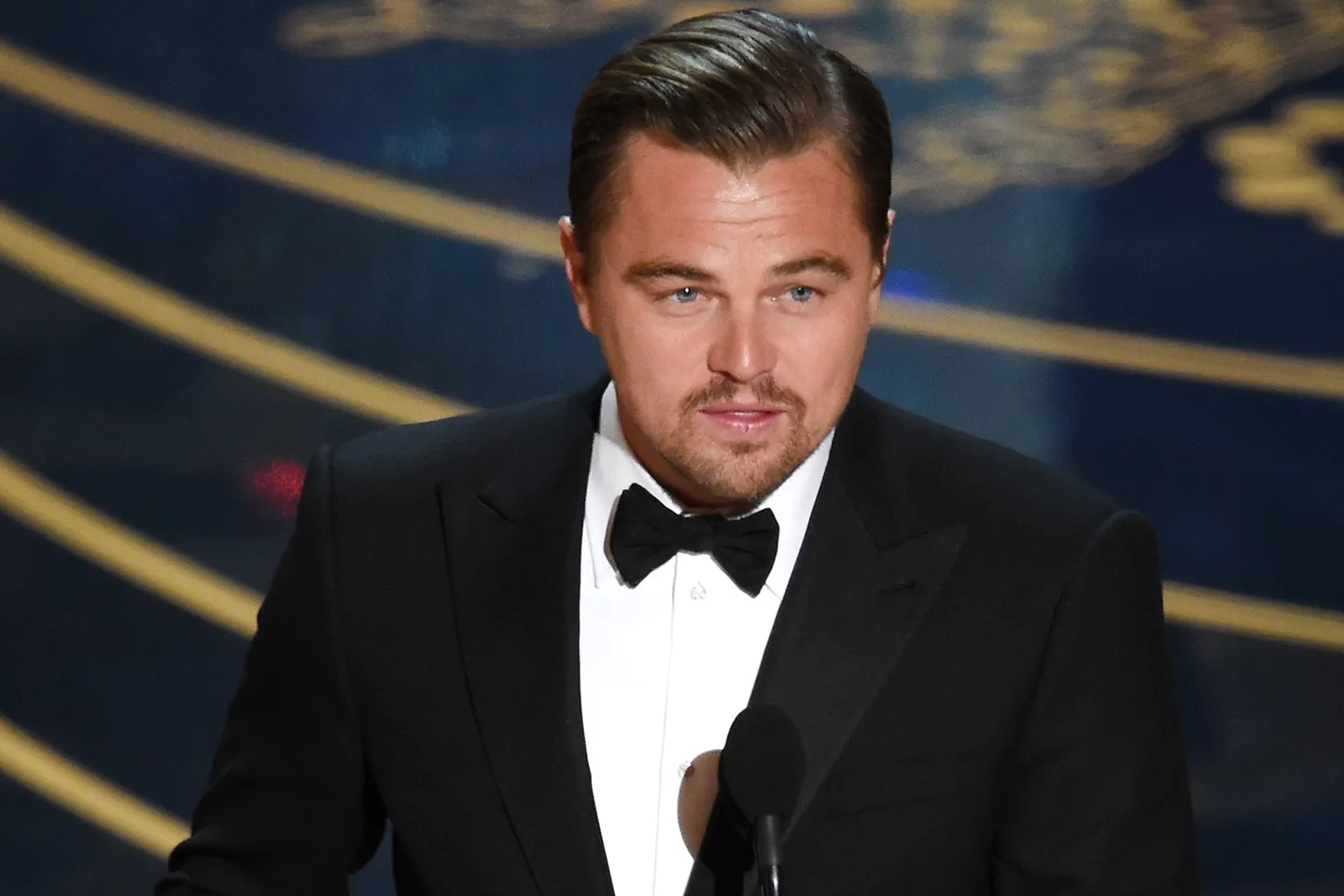 leonardo-dicaprio-wins-oscar-2016